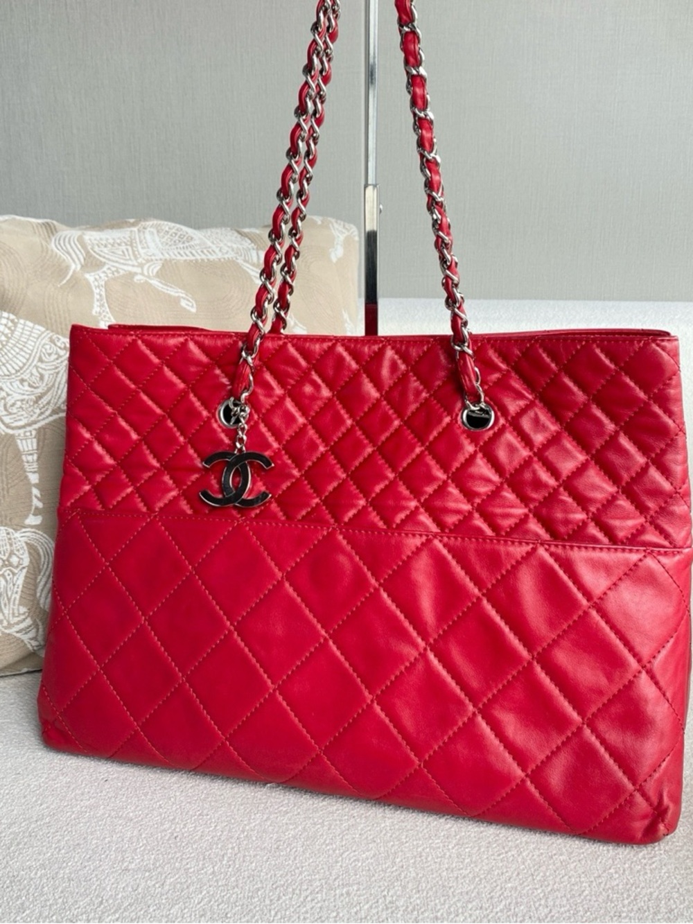 Chanel | Quilted Tote Bag Red Caviar | Excellent Condition - Picture 6 of 9